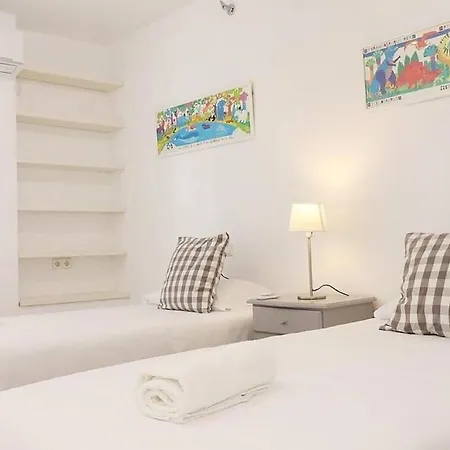 Amazing 3bedroom Flat With Seafront Views & Pool By Sharingco Apartment